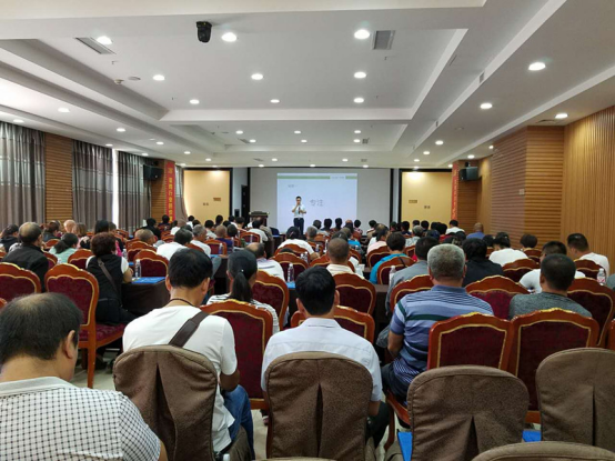 金秋9月，相見就是幸?！粕秸? />
                    </div>
                    <div   id=